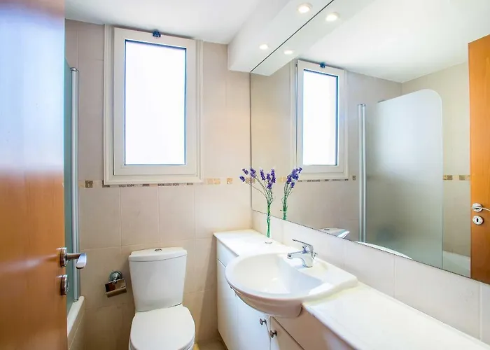 Vila Latchi Marina View